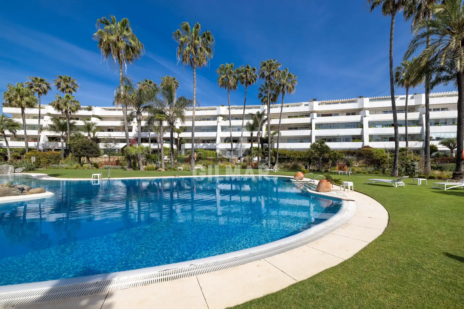 Vista exterior de Apartamento en venta en Marbella con Calefacción, Jardín privado y Trastero