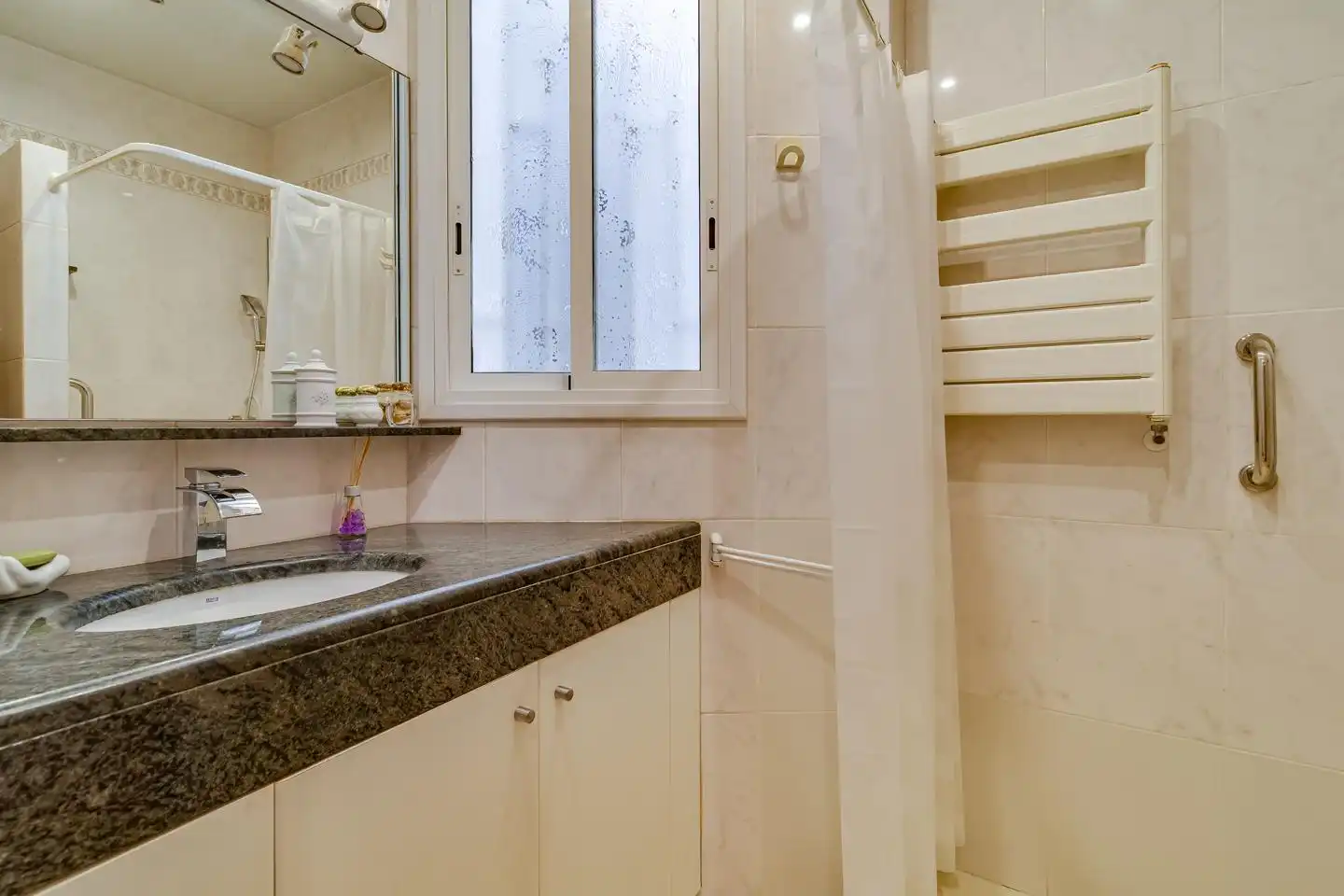 Bathroom of Buildings for sale in El Masnou