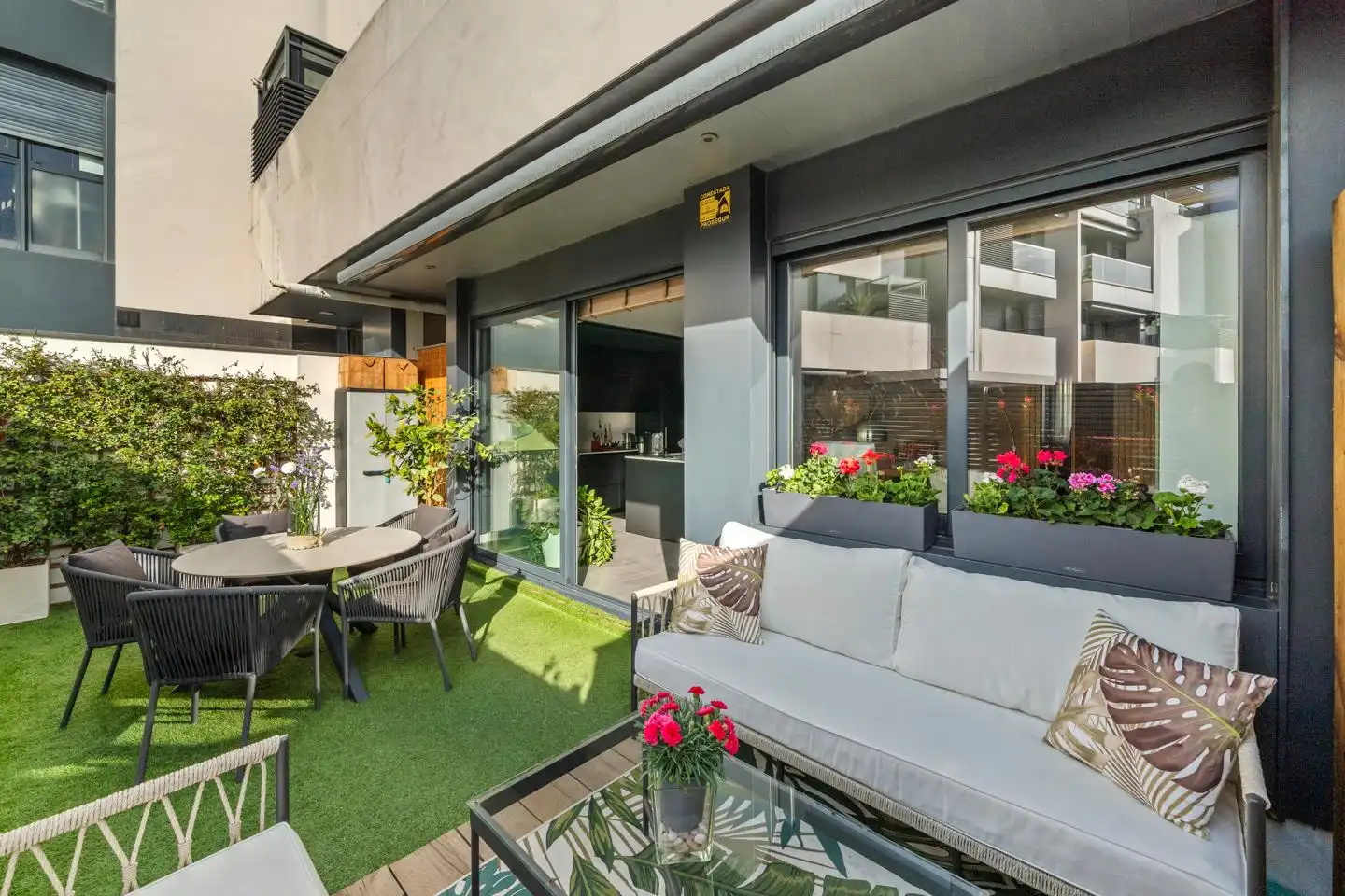 Terrasse von Erdgeschoss zum Verkauf in Madrid mit Klimaanlage, Privatgarten und Terrasse