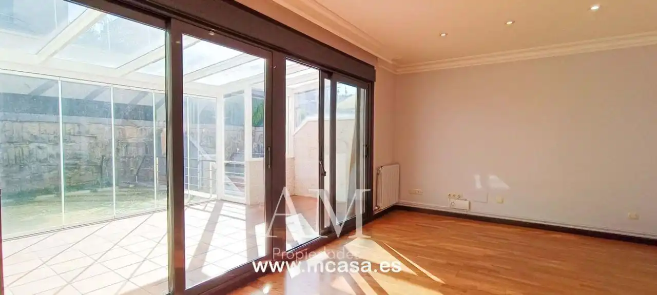 Jardí de Casa o xalet en venda en Vigo  amb Calefacció, Jardí privat i Terrassa