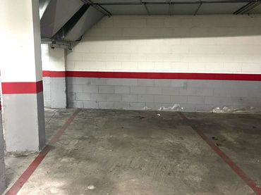 Einzelparkplatz zur Miete in Calle Àngel Guimerà 10