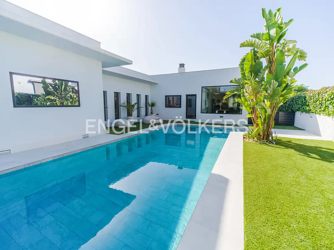 Piscina de Casa o chalet en venta en Elche / Elx con Aire acondicionado, Calefacción y Jardín privado