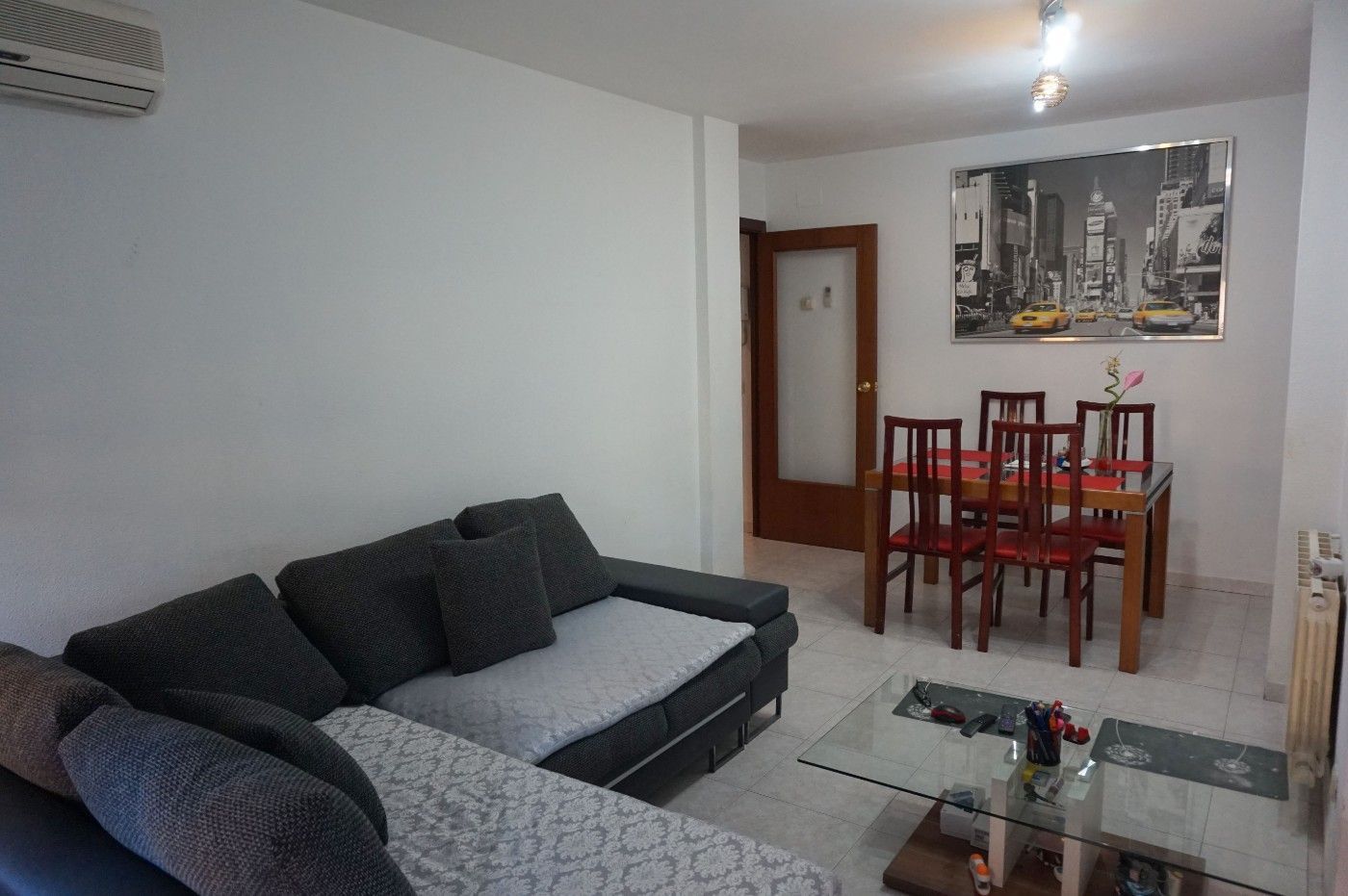 Living room of Flat for sale in Girona Capital  with Air Conditioner, Terrace and Storage room
