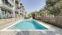 Swimming pool of Flat for sale in Vilanova i la Geltrú  with Air Conditioner, Heating and Terrace