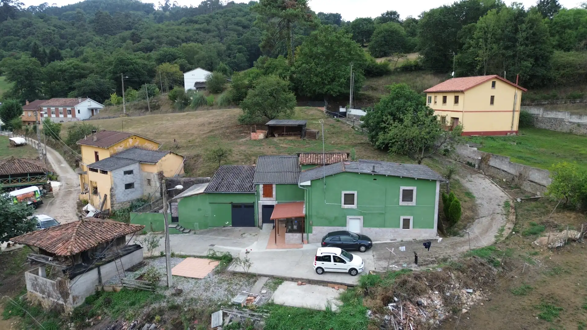 Exterior view of Houses for sale in Oviedo   with Heating, Private garden and Terrace