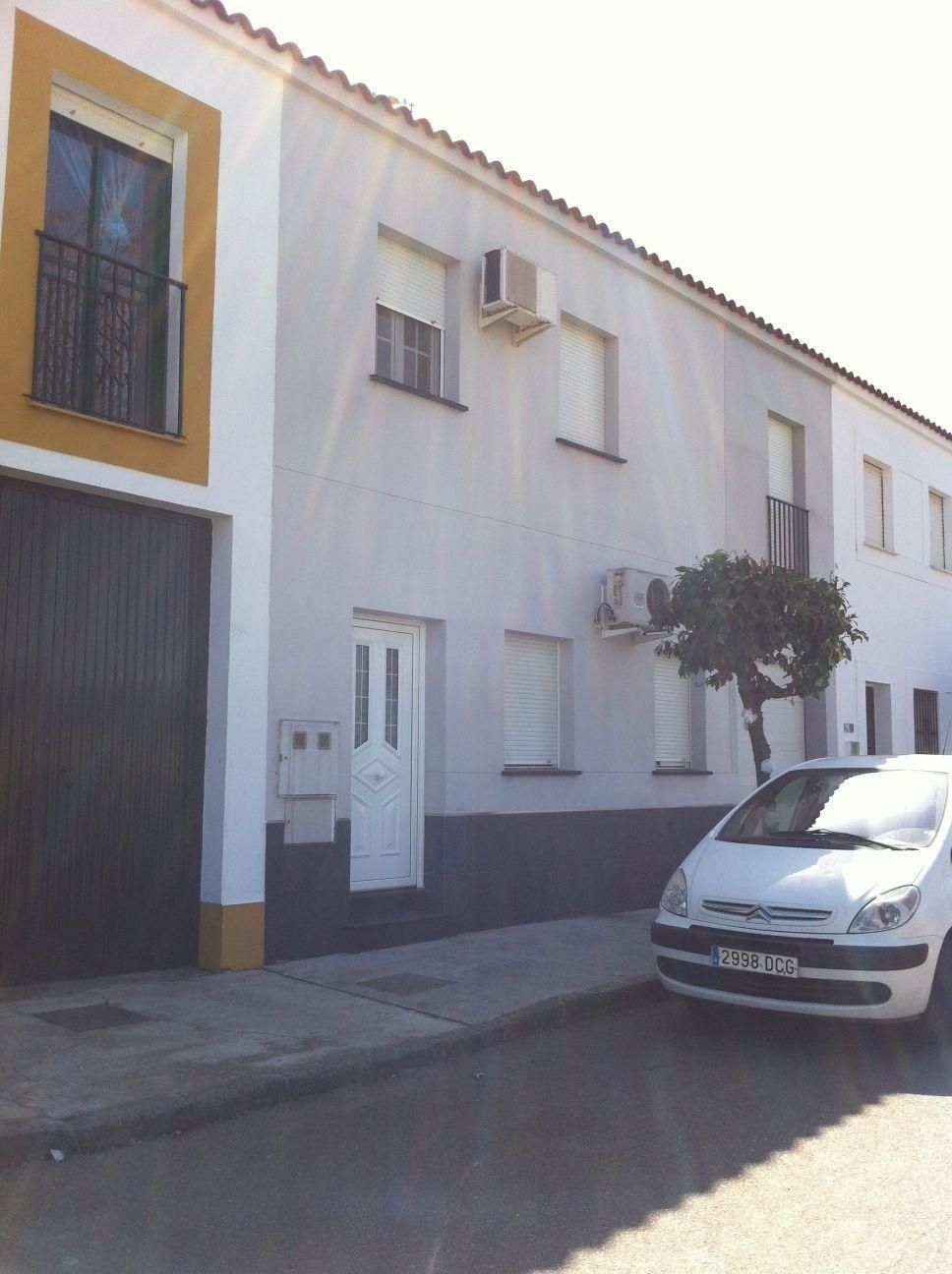Exterior view of Single-family semi-detached for sale in Valdelacalzada