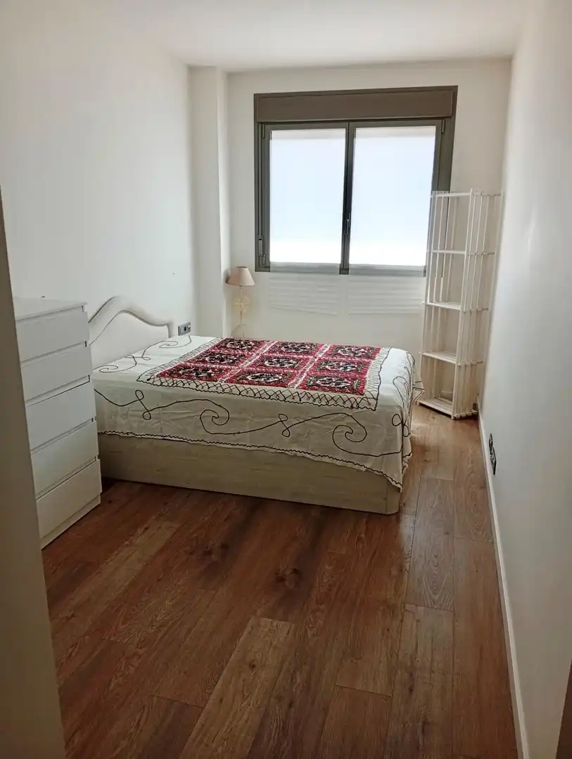 Dormitori de Pis de lloguer en Granada amb Aire condicionat, Calefacció i Parquet