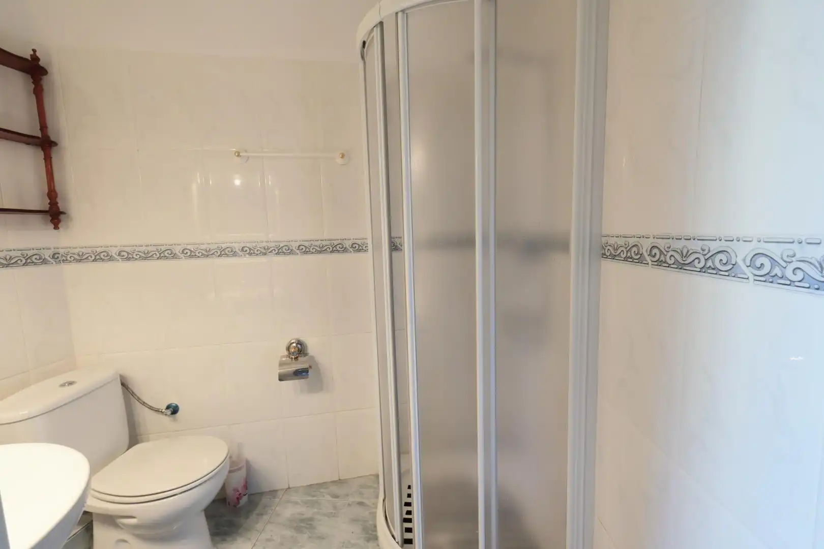 Baño de Casa adosada en venta en Cacabelos con Calefacción y Balcón