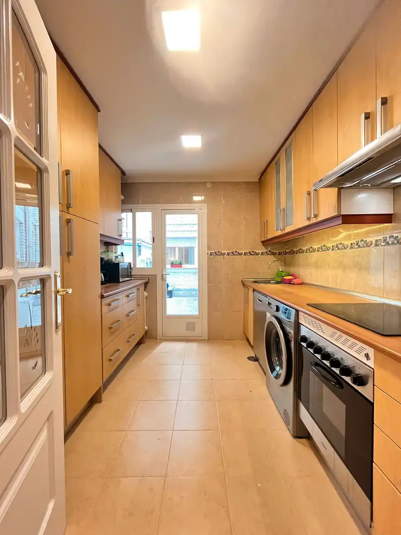 Cocina de Piso de alquiler en Madrid con Aire acondicionado, Terraza y Amueblado