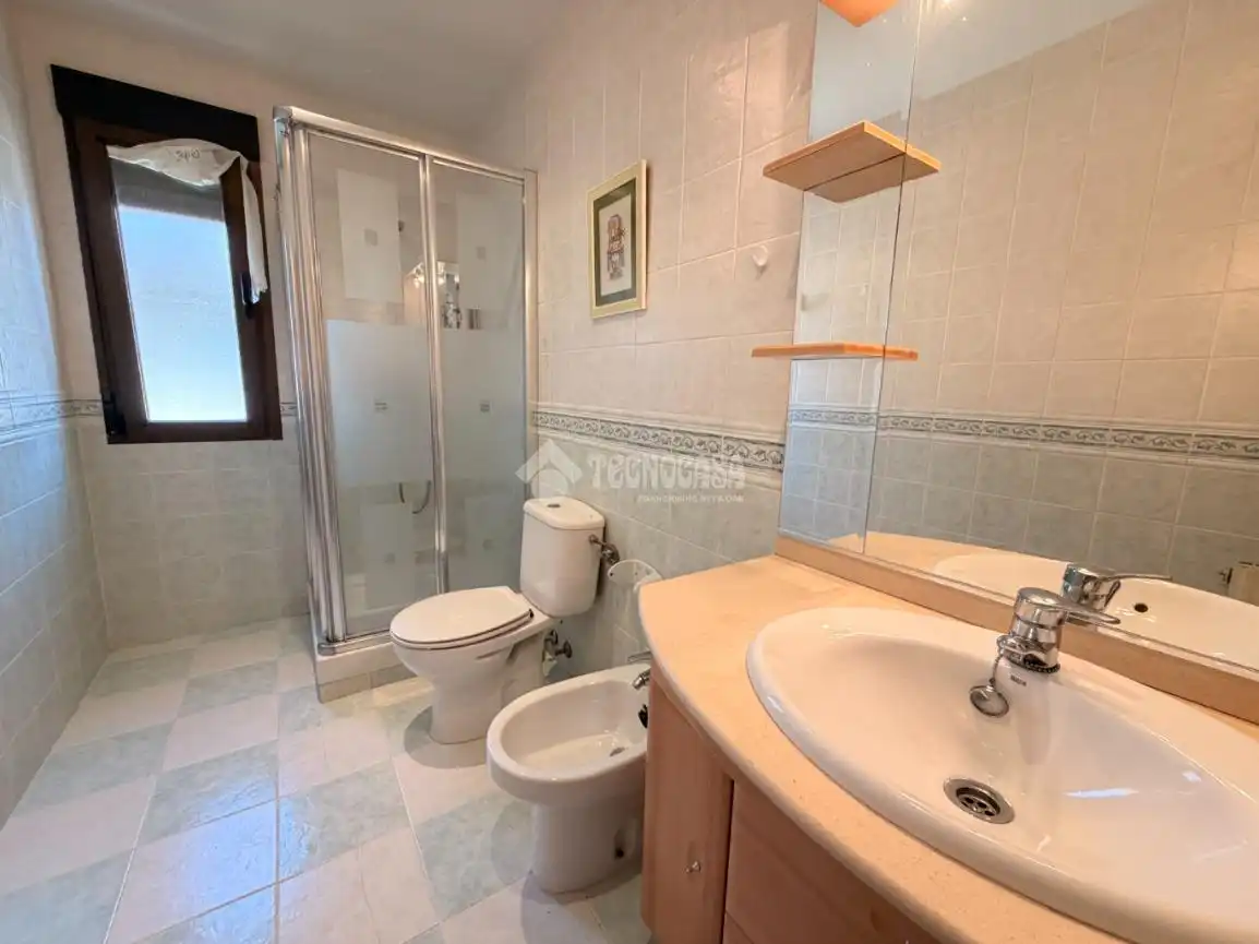 Baño de Casa adosada en venta en Segovia con Calefacción