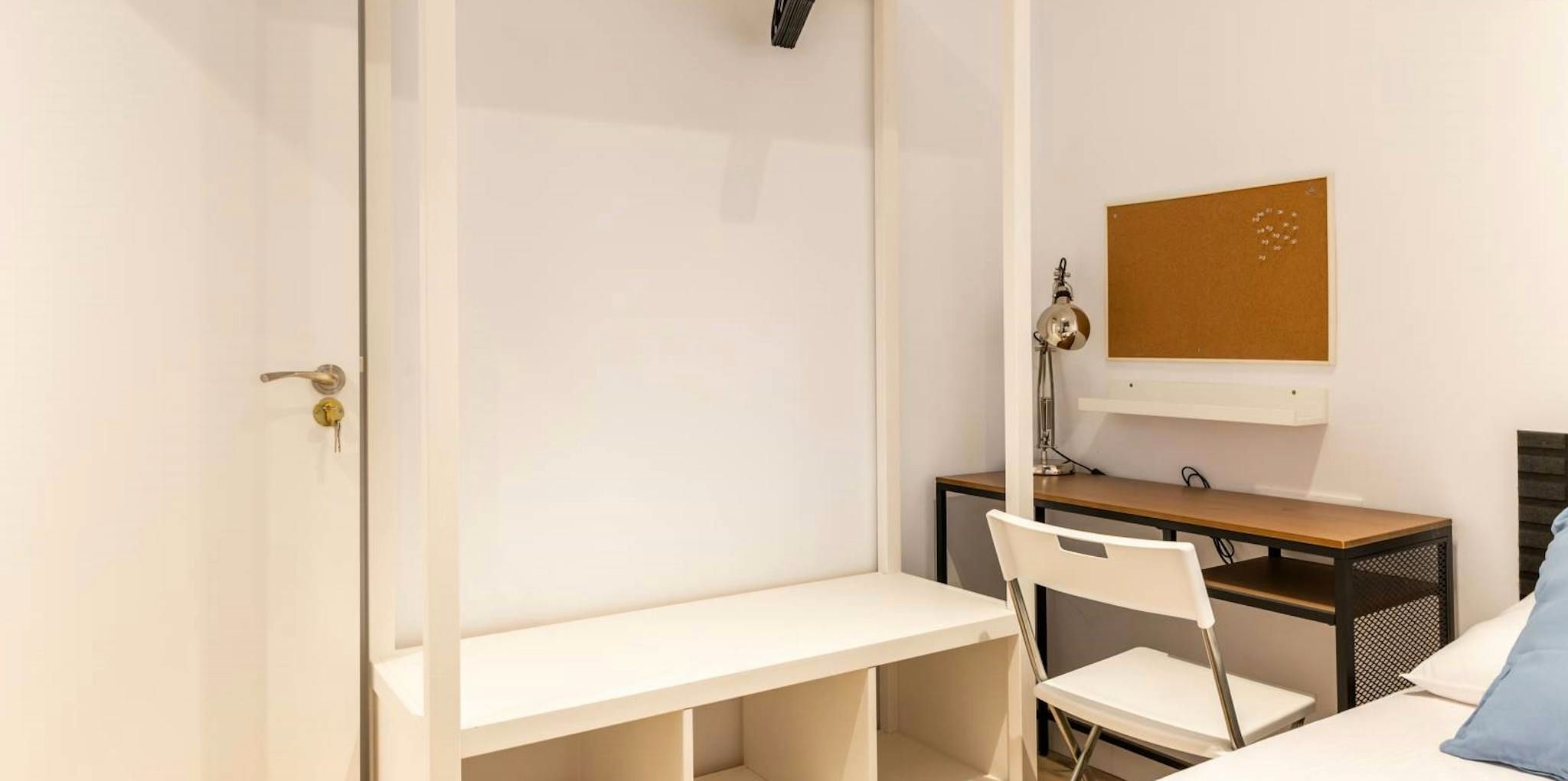 Dormitori de Pis per a compartir en L'Hospitalet de Llobregat amb Rentadora i Internet