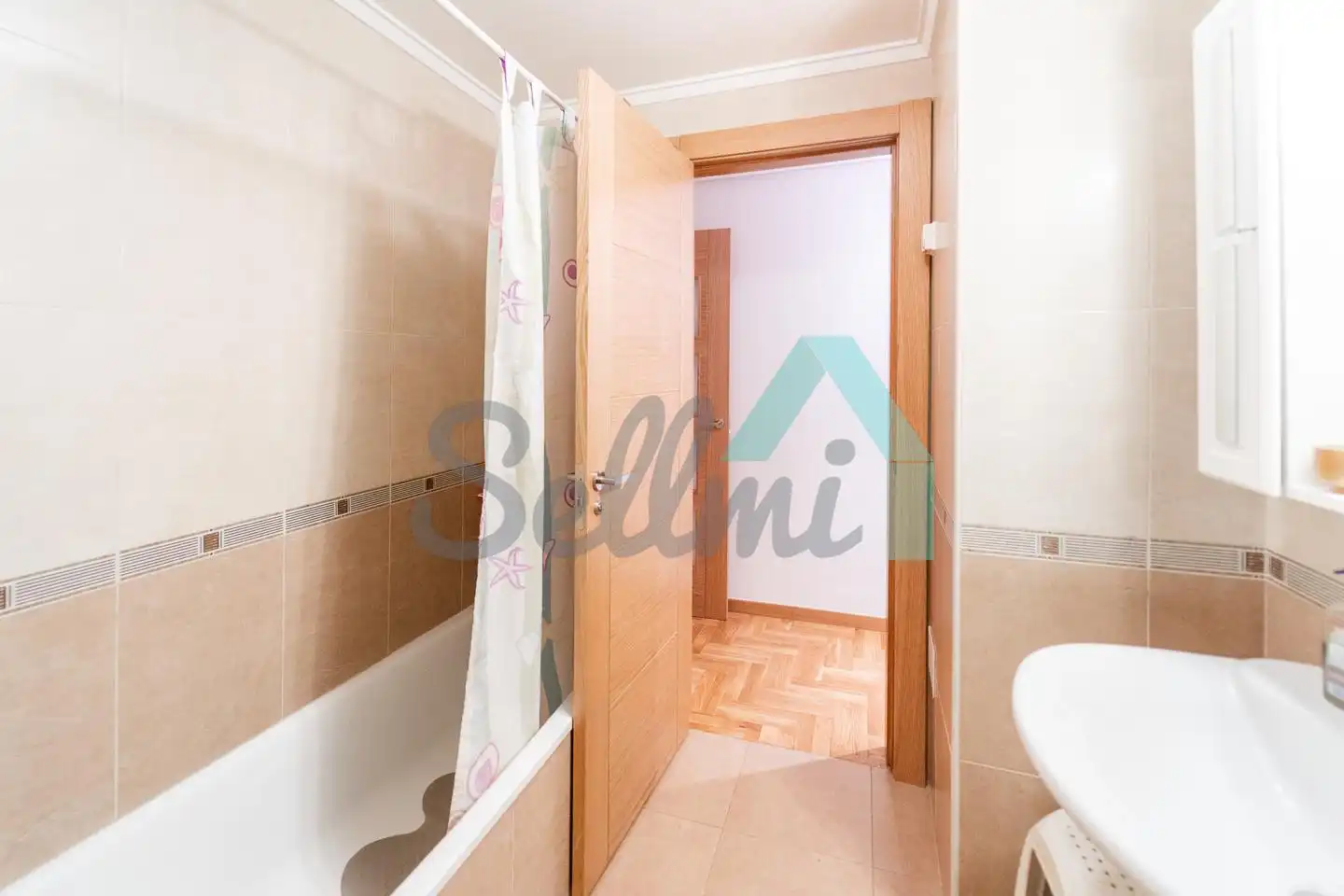 Baño de Piso en venta en San Martín del Rey Aurelio con Calefacción, Parquet y Trastero