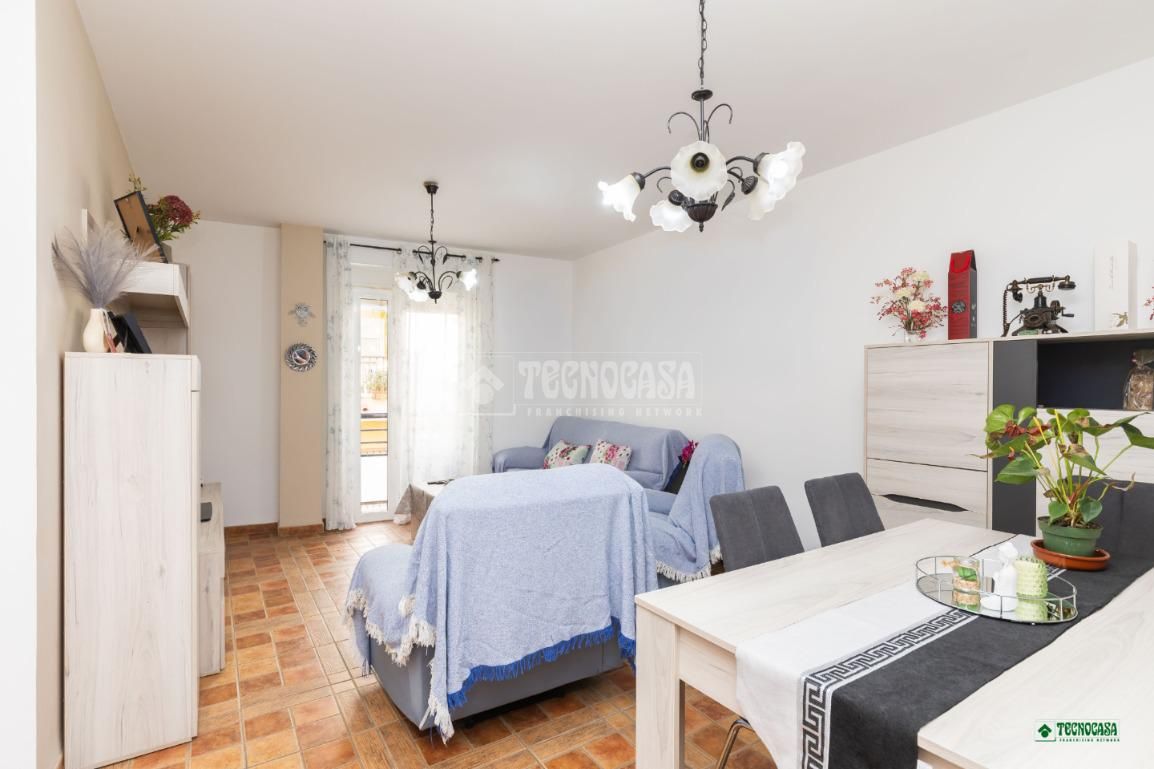 Sala d'estar de Pis en venda en Vera amb Aire condicionat i Balcó