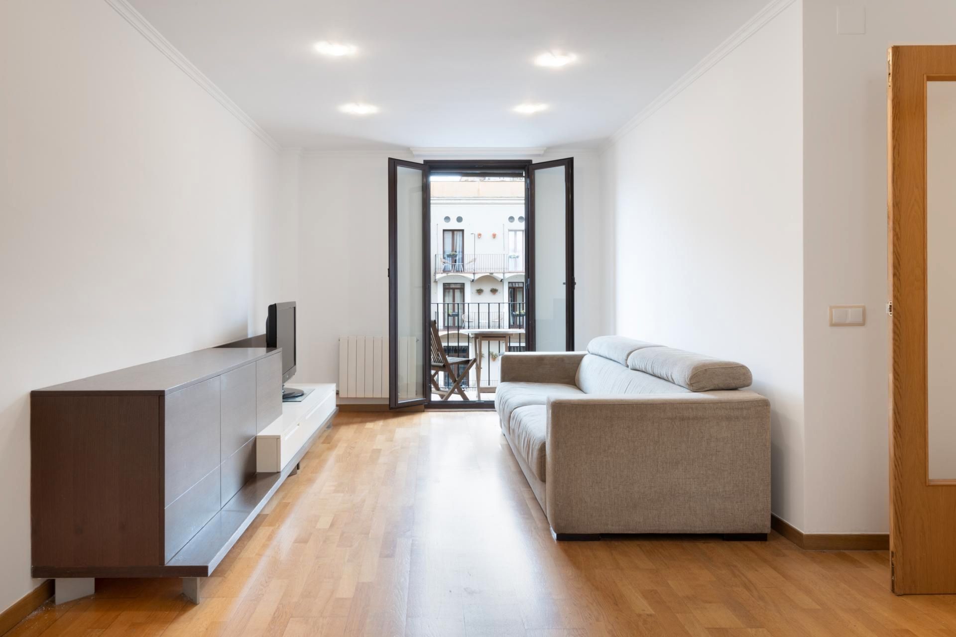 Living room of Flat for sale in  Barcelona Capital  with Air Conditioner, Heating and Parquet flooring