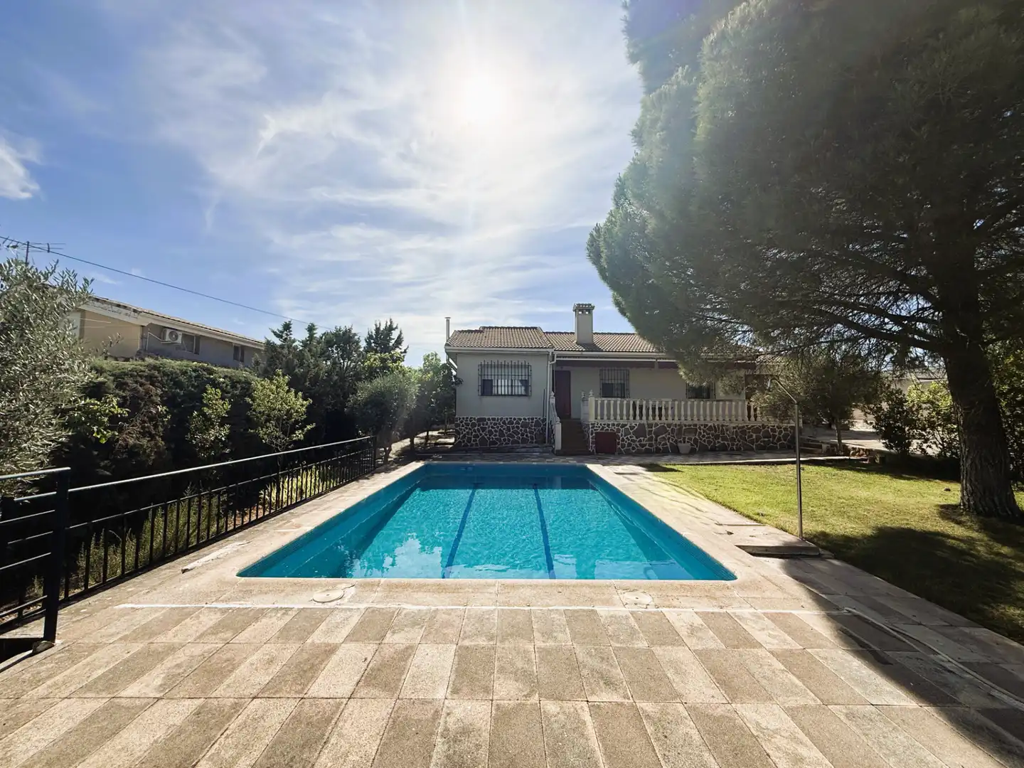 Schwimmbecken von Haus oder Chalet zum Verkauf in Colmenar de Oreja mit Heizung, Privatgarten und Terrasse