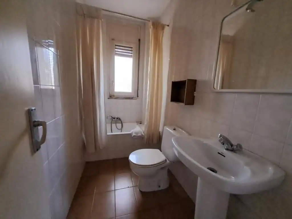 Baño de Casa o chalet en venta en Alcañiz con Calefacción, Jardín privado y Amueblado