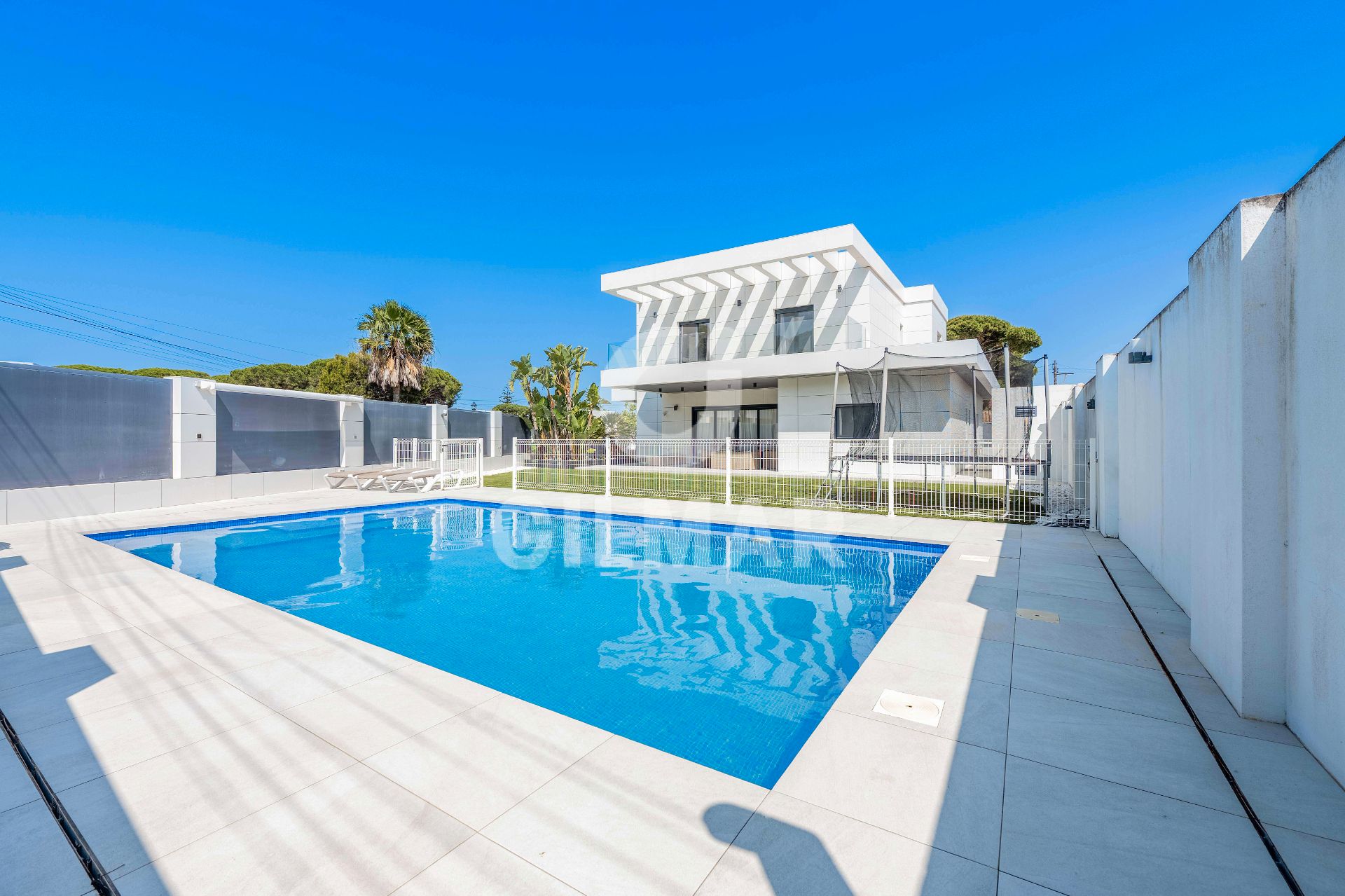 Vista exterior de Casa o xalet en venda en El Puerto de Santa María amb Aire condicionat, Calefacció i Jardí privat