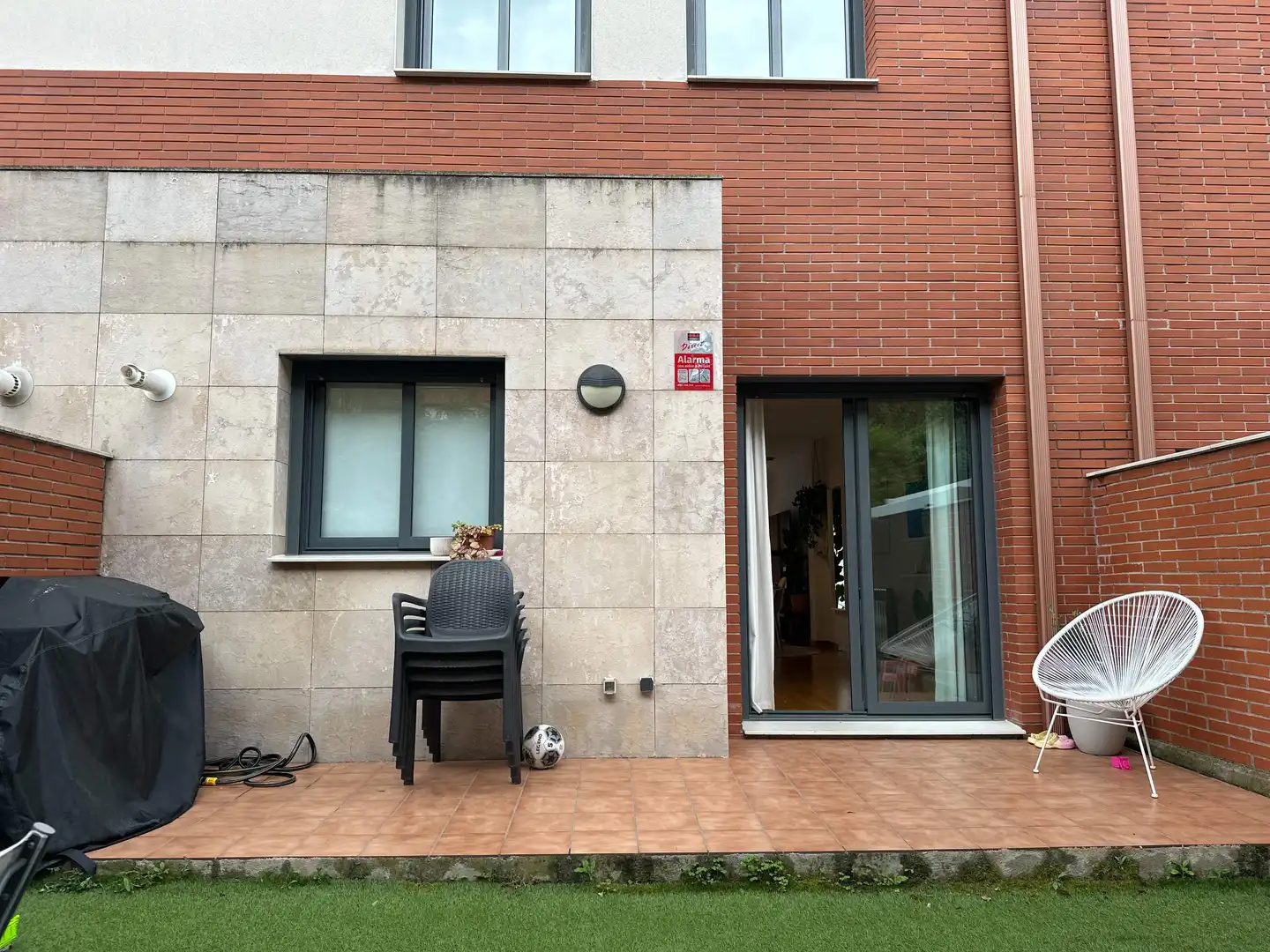 Terraza de Casa adosada en venta en Sant Esteve Sesrovires con Aire acondicionado, Calefacción y Jardín privado