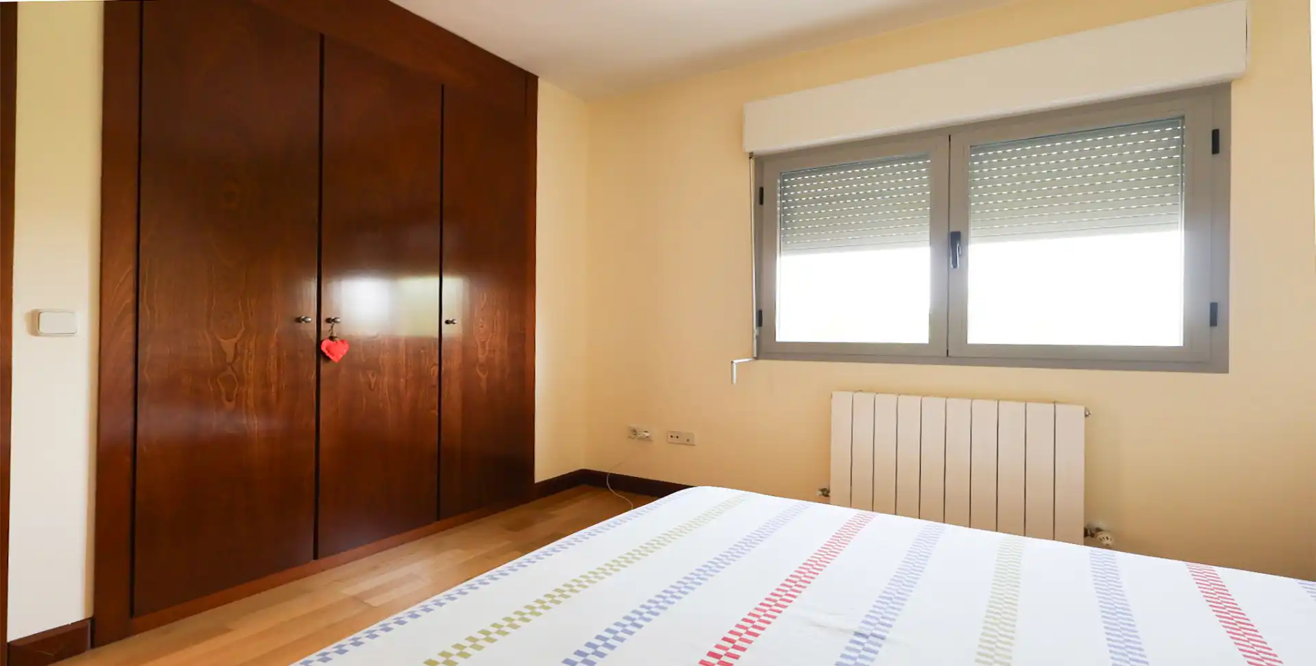 Dormitori de Casa adosada en venda en Toledo amb Jardí privat, Terrassa i Traster