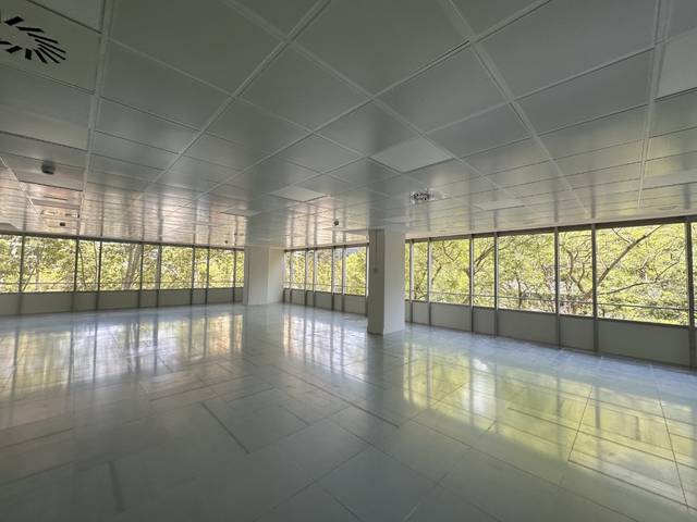 Oficina en Alquiler en N/A en Barri de les Corts