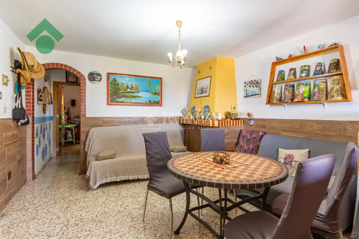 Menjador de Finca rústica en venda en Nerja amb Jardí privat, Terrassa i Piscina