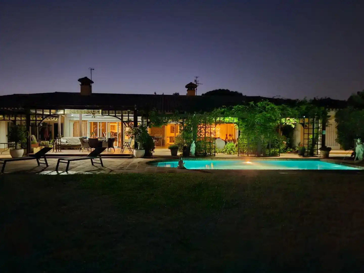 Schwimmbecken von Wohnung zur Miete in Mijas mit Klimaanlage, Privatgarten und Parkett