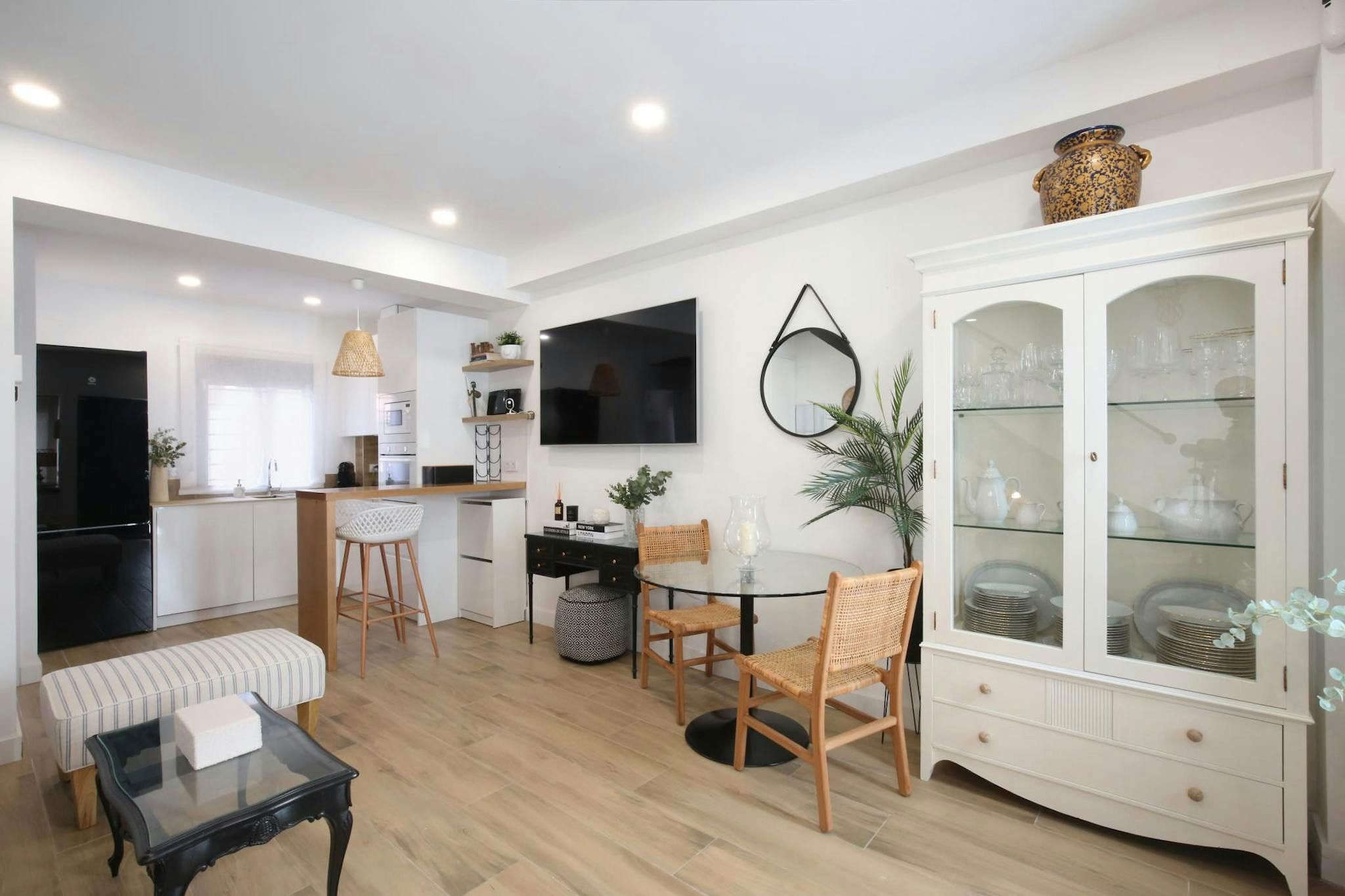 Living room of Flat to rent in  Madrid Capital  with Air Conditioner, Heating and Furnished