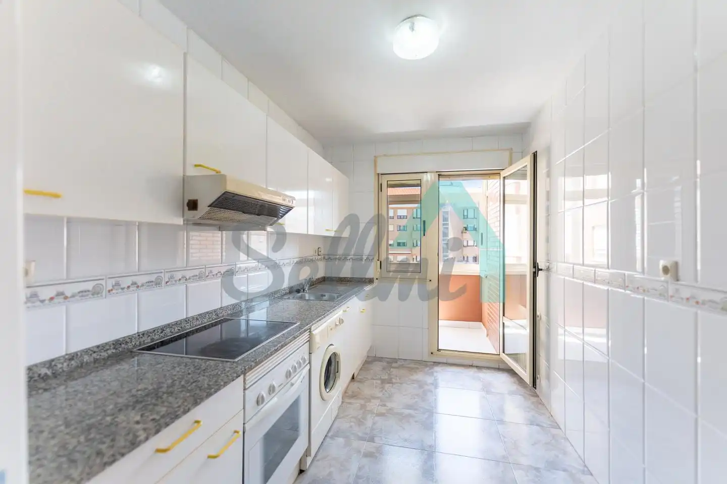 Küche von Wohnung zum Verkauf in Oviedo  mit Heizung, Parkett und Terrasse