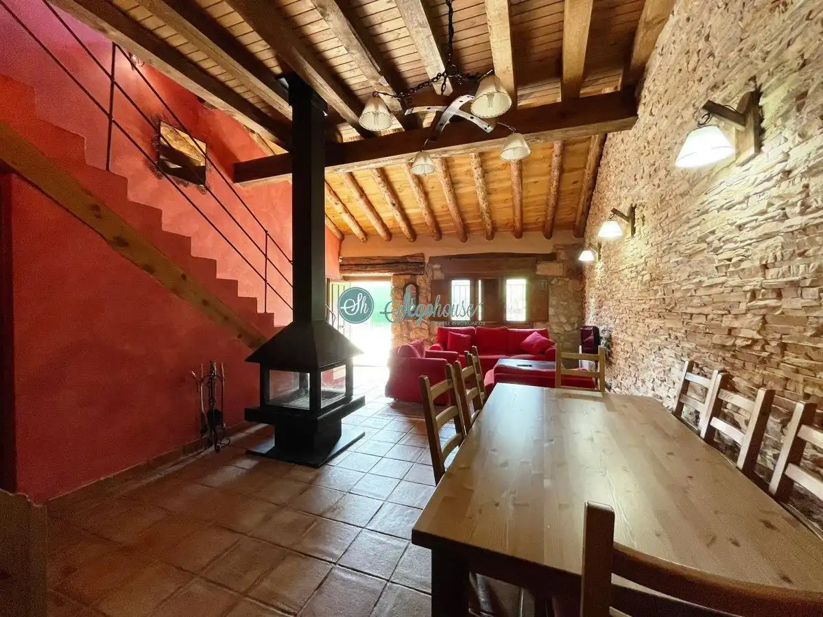 Houses for sale in Adrada de Pirón  with Heating