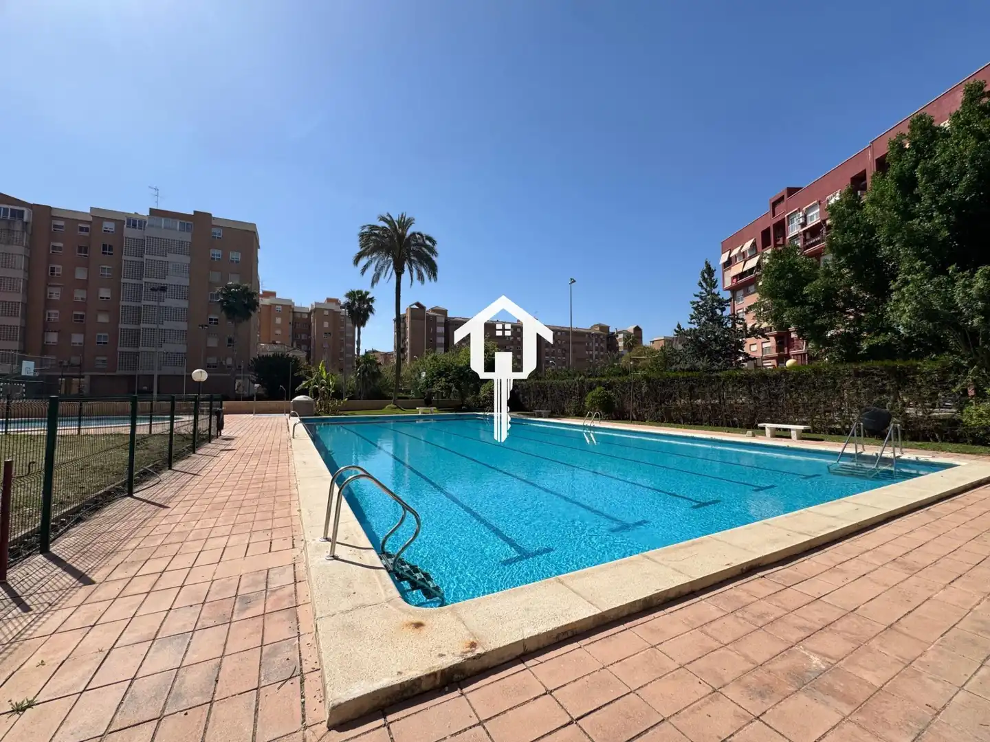 Piscina de Pis en venda en Alicante / Alacant amb Aire condicionat, Terrassa i Moblat