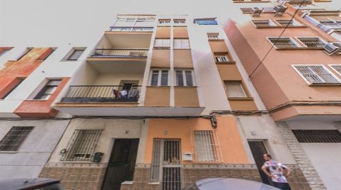Foto 2 de Piso en venta en Los Castillejos - La Trinidad, Málaga Capital