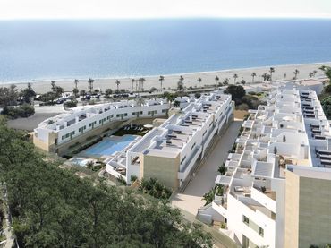 Local comercial en venta en PARCELA DEL MEDITERRANEO