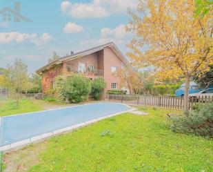 Jardí de Casa o xalet en venda en El Escorial amb Terrassa, Piscina i Balcó