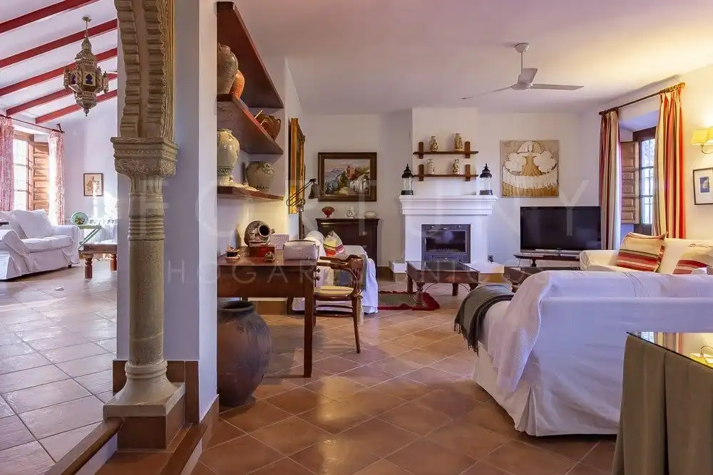 Sala d'estar de Finca rústica en venda en Archidona amb Calefacció, Jardí privat i Terrassa