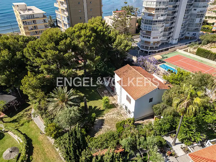 Außenansicht von Haus oder Chalet zum Verkauf in El Campello mit Heizung, Privatgarten und Terrasse