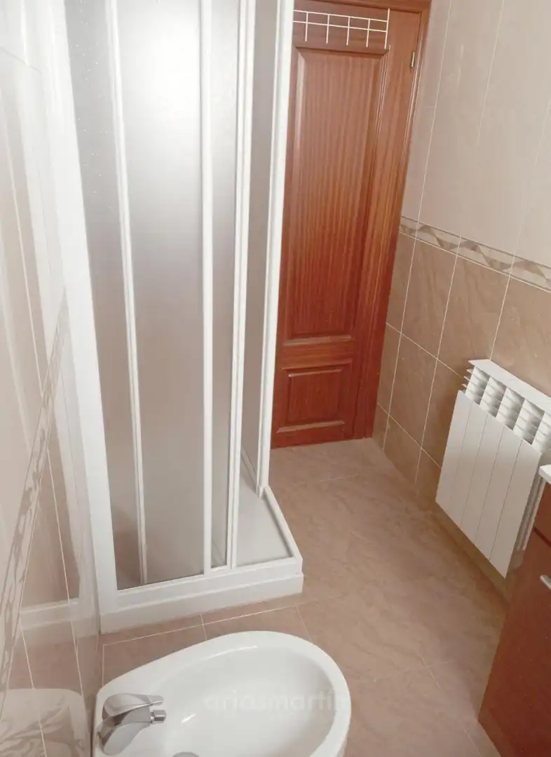 Bathroom of Flat for rent in Salamanca  with Heating, Furnished and Oven