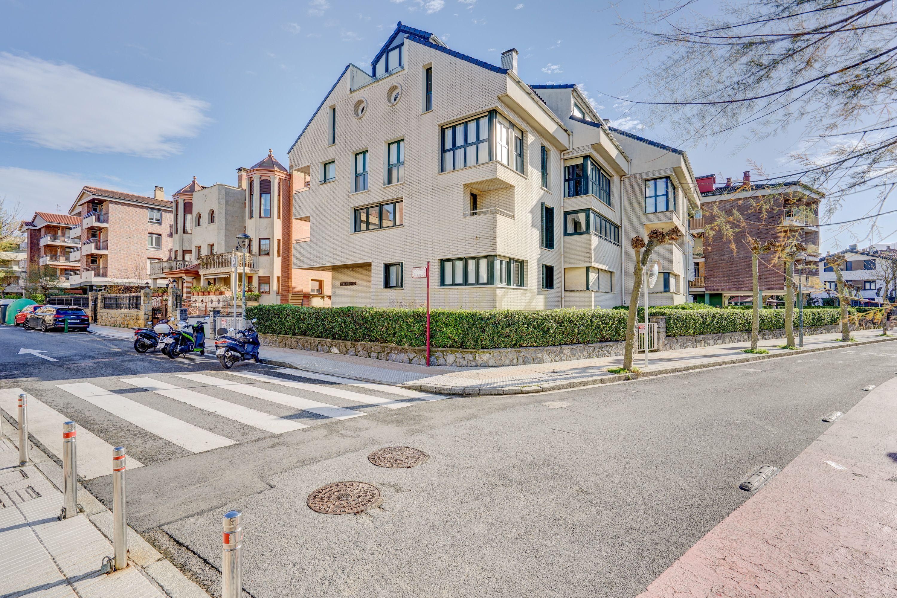 Vista exterior de Dúplex en venda en Zarautz amb Balcó