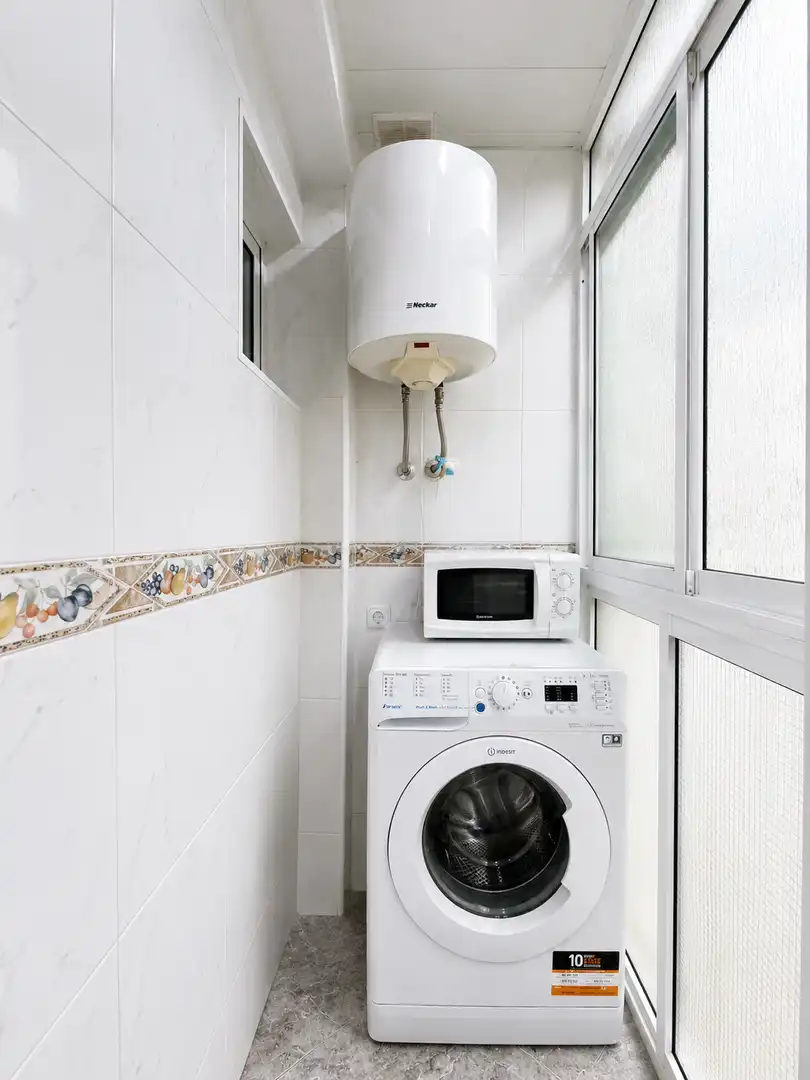 Baño de Piso en venta en Badalona con Calefacción, Horno y Balcón