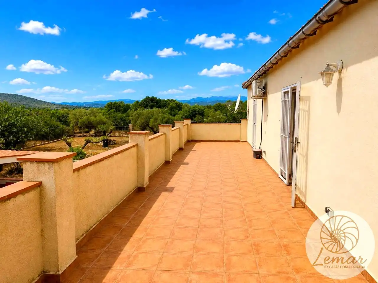 Terrasse von Country house zum Verkauf in L'Ametlla de Mar  mit Klimaanlage, Heizung und Privatgarten