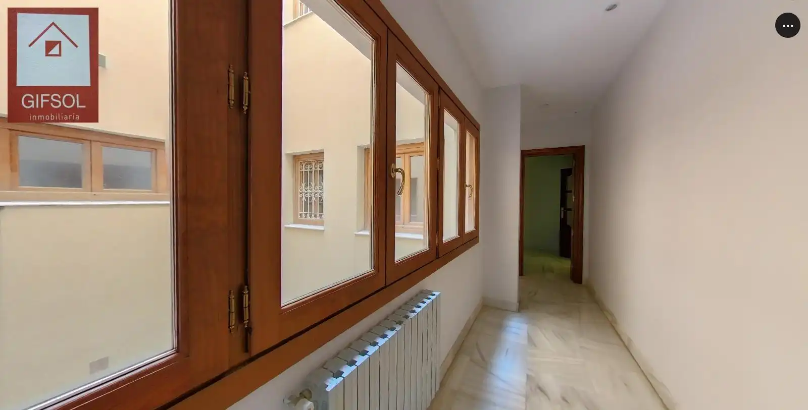 Gebäude zur Miete in Granada