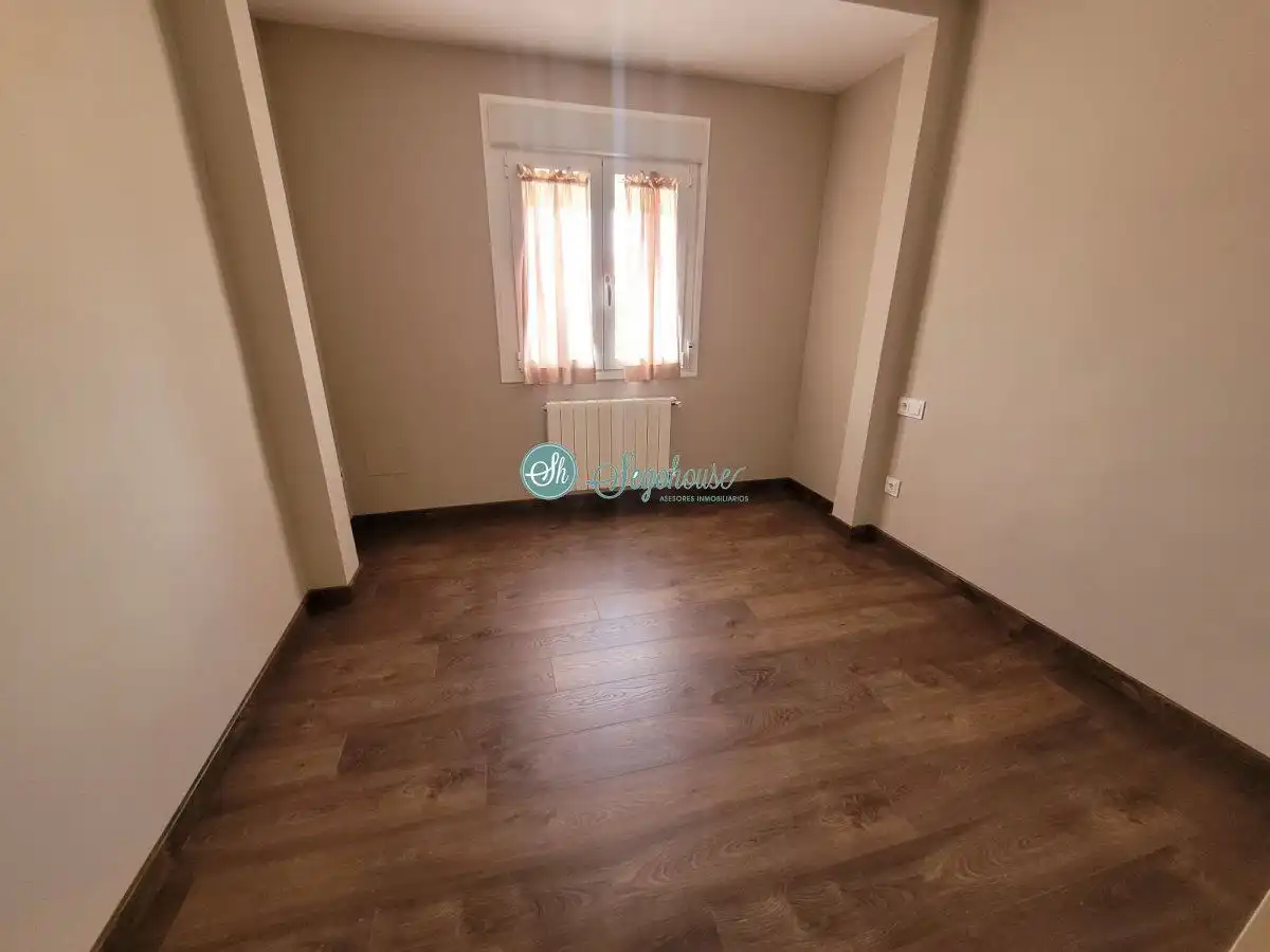 Habitación de Piso de alquiler en Segovia con Calefacción y Balcón