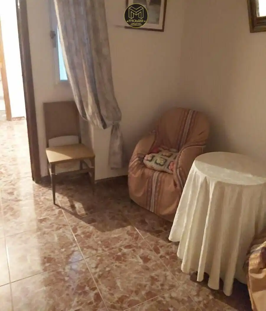 Sala d'estar de Casa o xalet en venda en Fuerte del Rey amb Terrassa