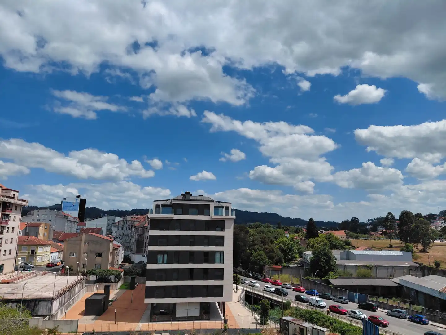 Vista exterior de Ático en venta en Vilagarcía de Arousa con Calefacción, Parquet y Terraza