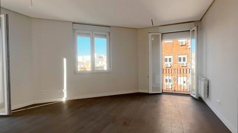 Photo 3 of Flat to rent in Calle de Cavanilles, 29, Pacífico, Madrid