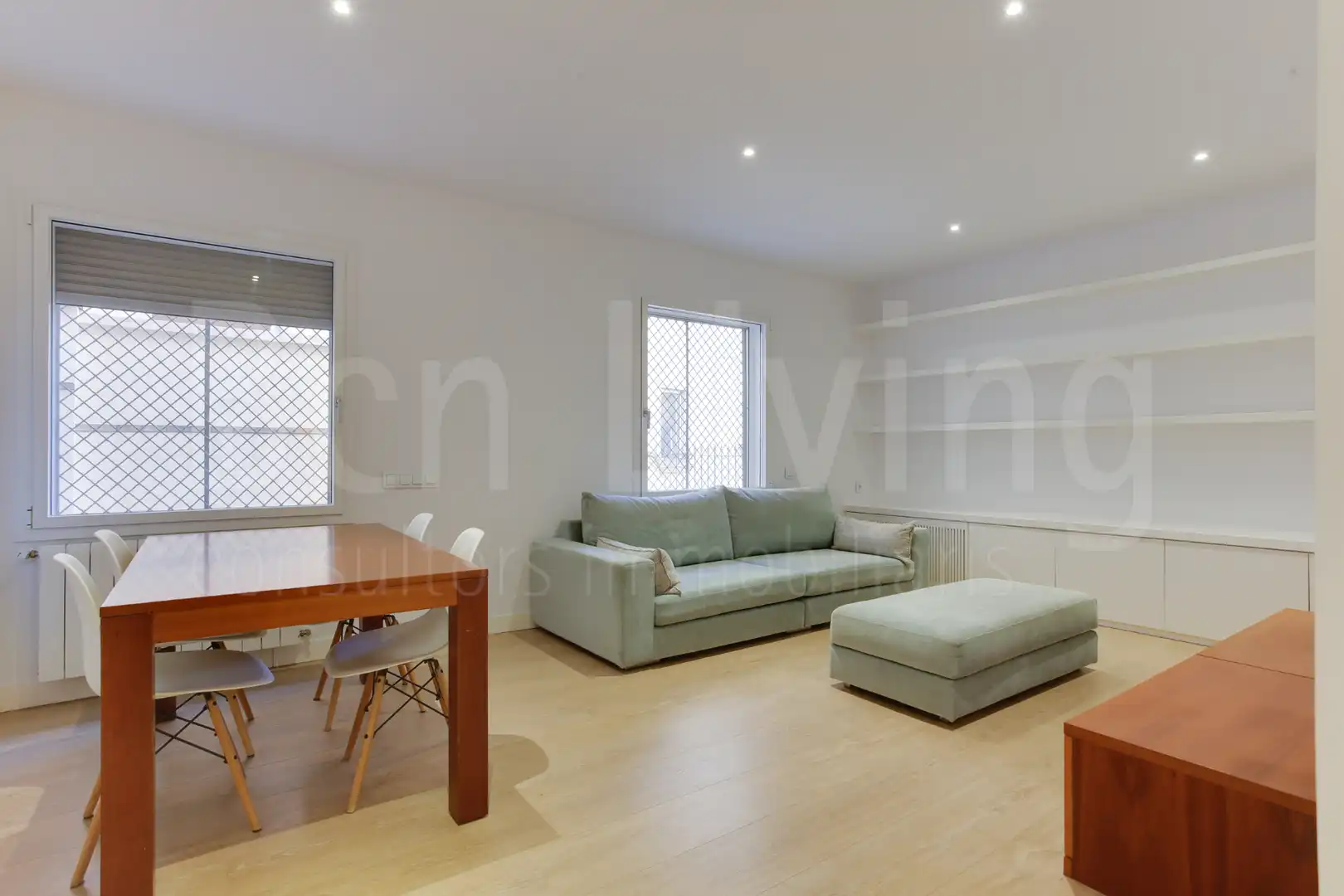 Sala d'estar de Pis en venda en Barcelona amb Calefacció, Parquet i Terrassa