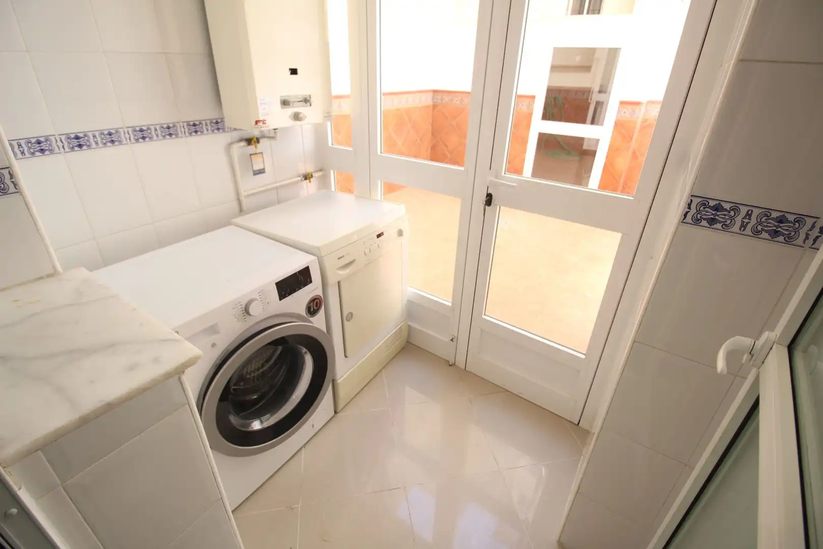 Badezimmer von Wohnung zur Miete in Málaga mit Klimaanlage, Heizung und Terrasse