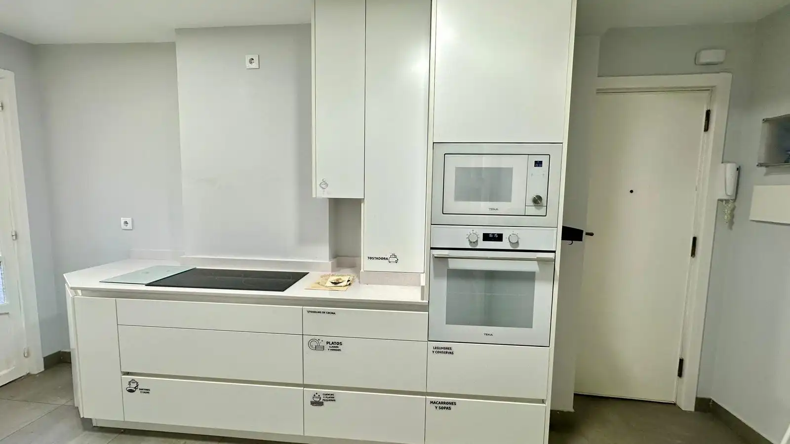 Piso con terraza en venta en Calle Eduardo Martínez del Campo, imagen 6