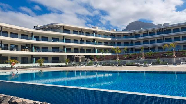 Apartamento en Venta en Calle el Pino, 24 en Playa Fañabé Alto