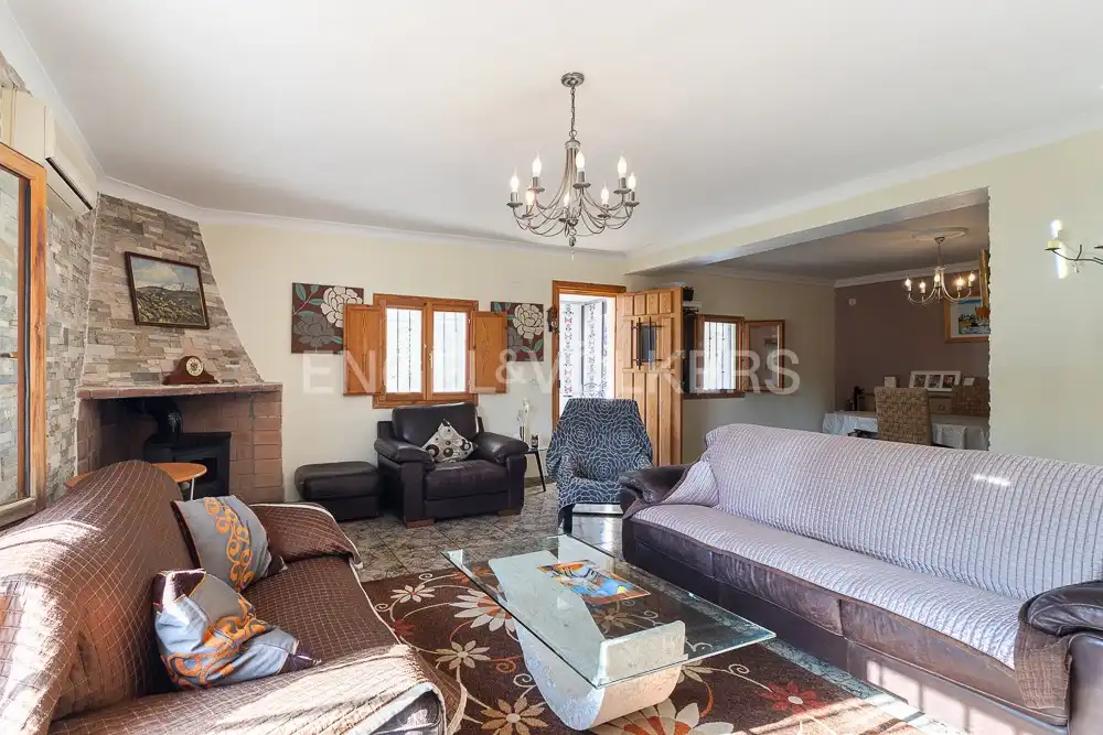 Sala de estar de Casa o chalet de alquiler en Turís con Aire acondicionado, Calefacción y Jardín privado