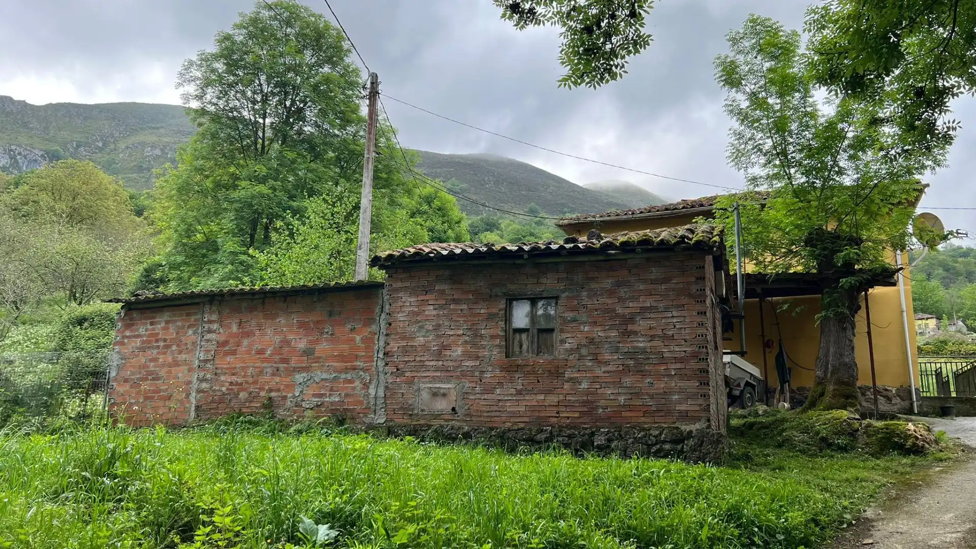 Vista exterior de Casa o chalet en venta en Parres con Jardín privado